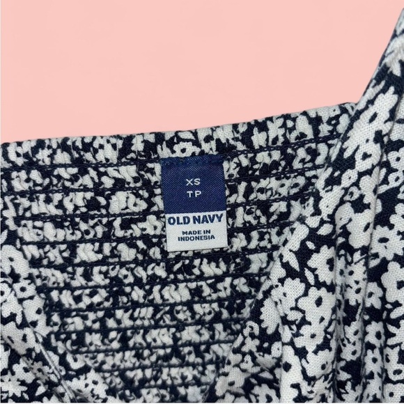 Floral Black Dresss with Pockets - Picture 3 of 3